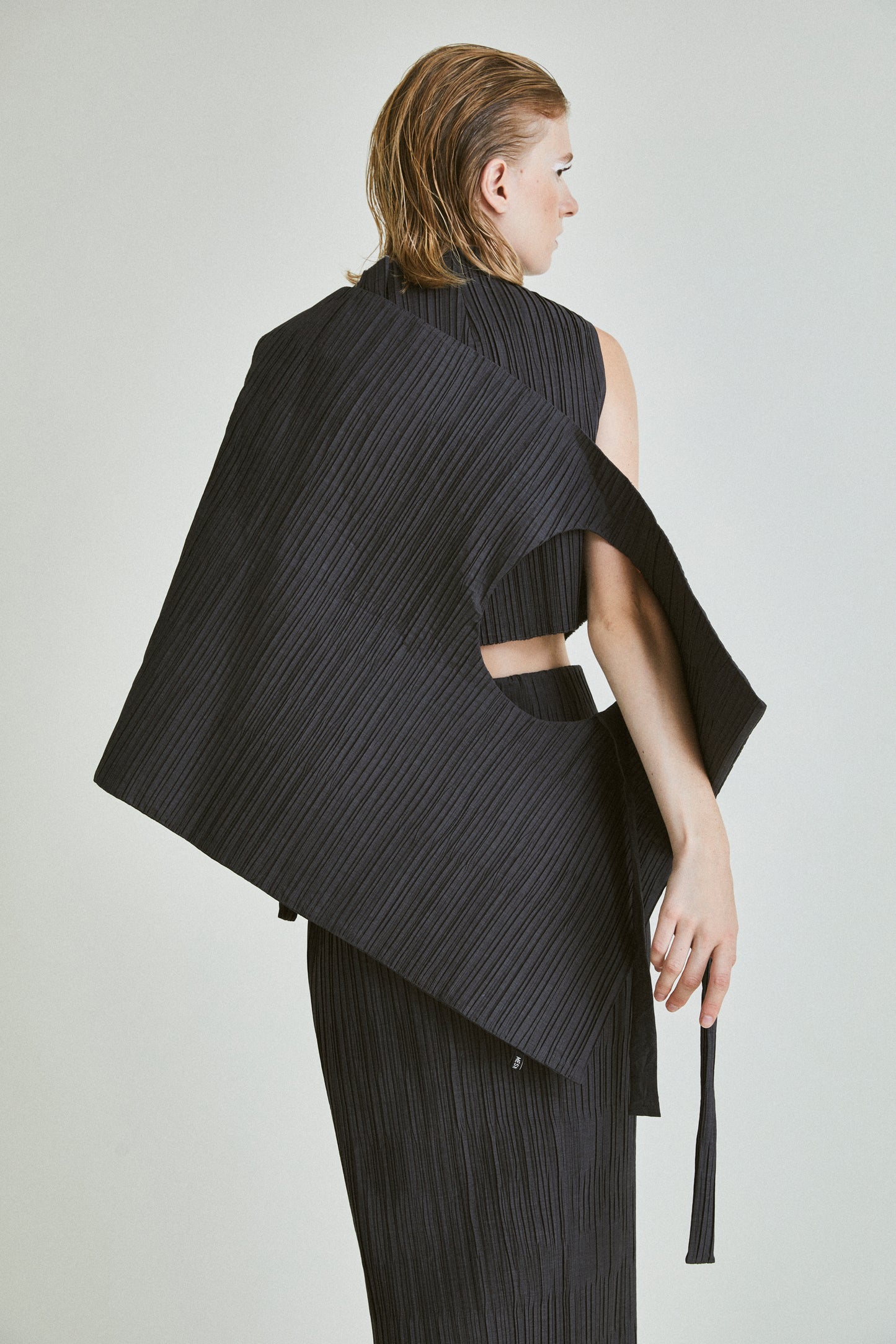 P_10 Vest Bolero Plisse