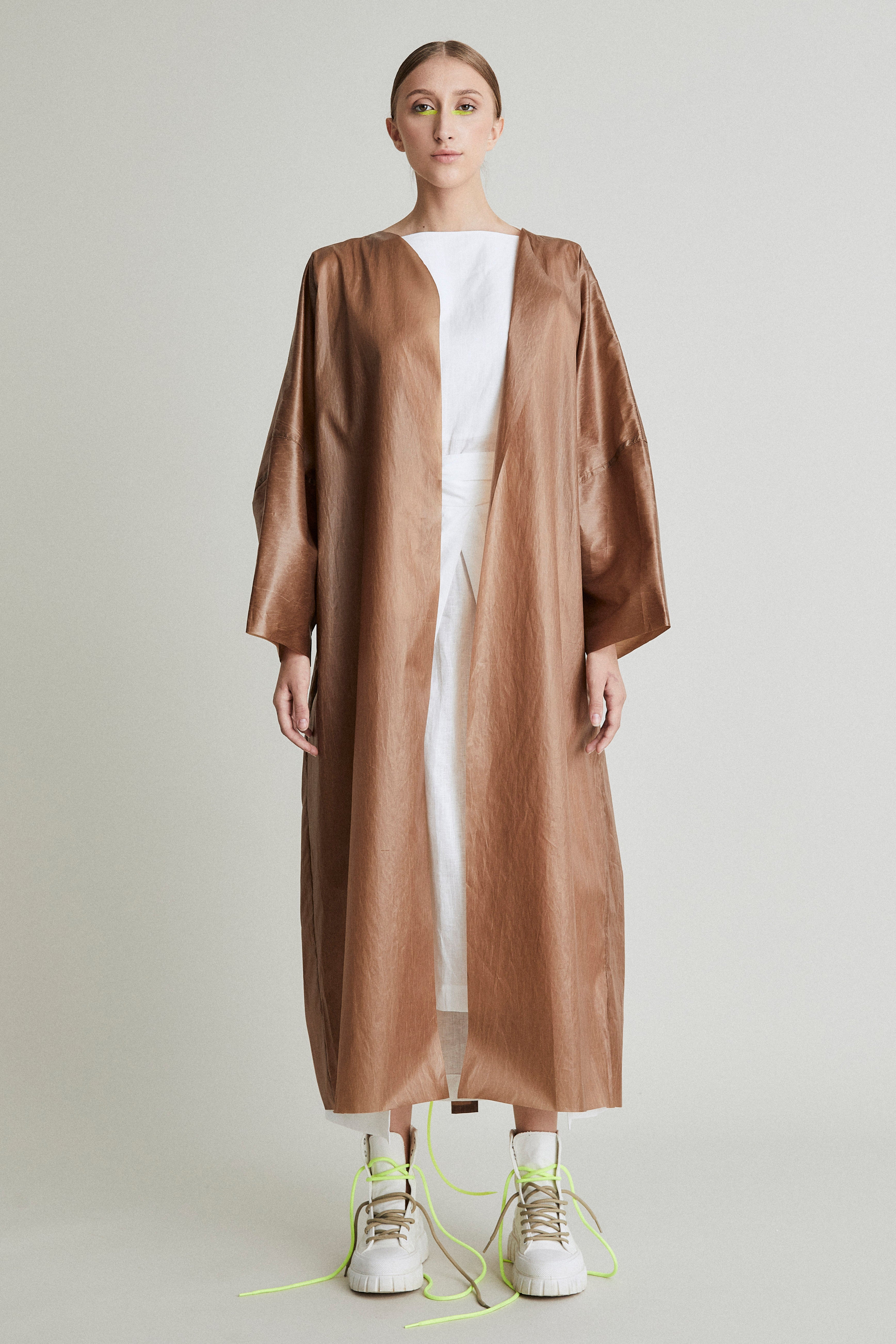 W_04 Raincoat Silk – MESNIKOVICH BCN