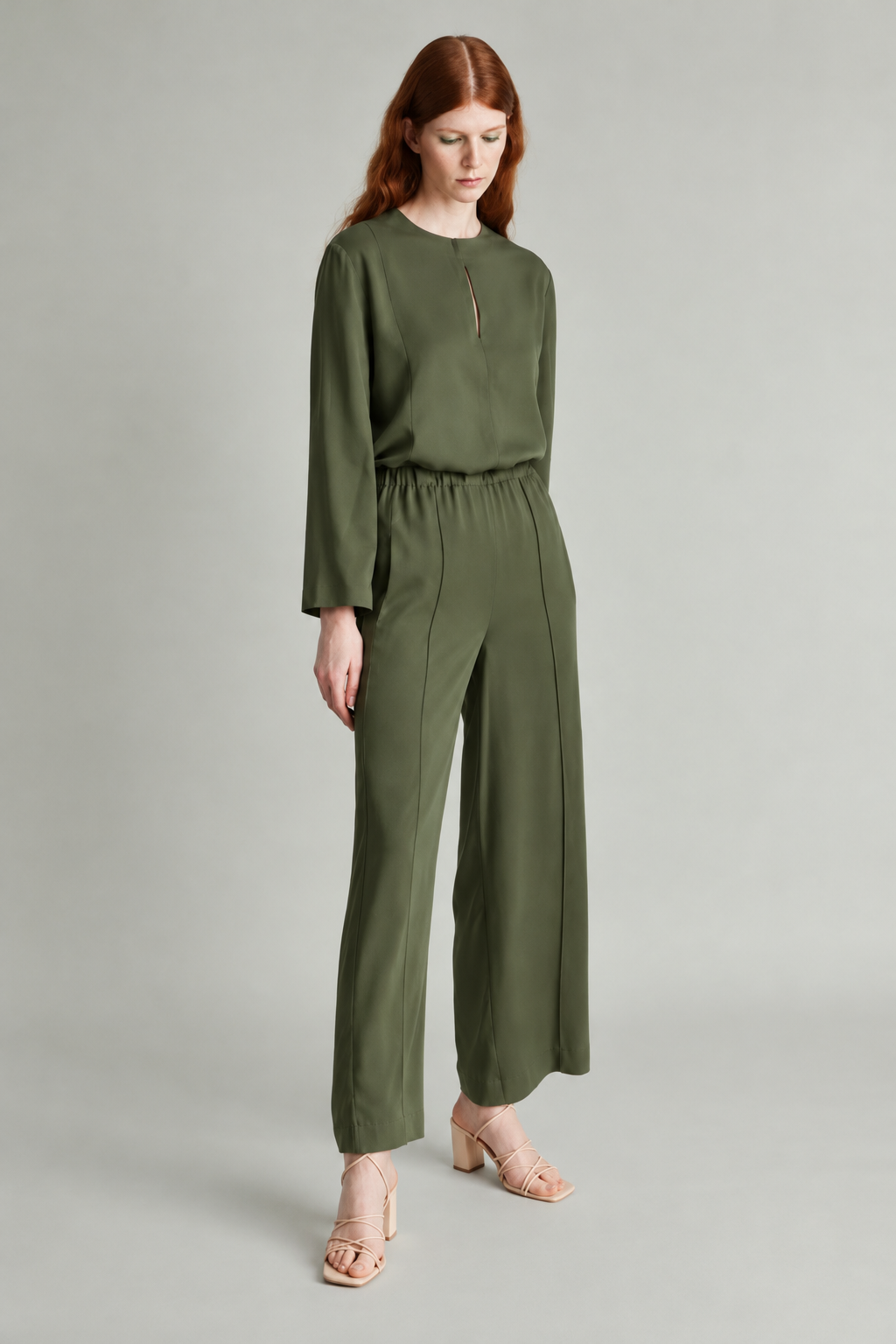 Straight Pants Motion olive green full look